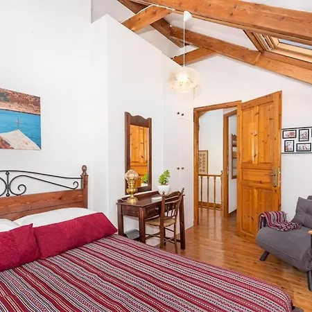 Holiday home Yiayia's Place In Chania *